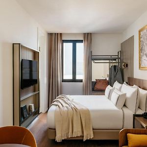 Suite à 2 Chambres à Coucher Lit Queen-Size